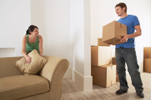 Local removal truck hire for flat and home moves in Purley